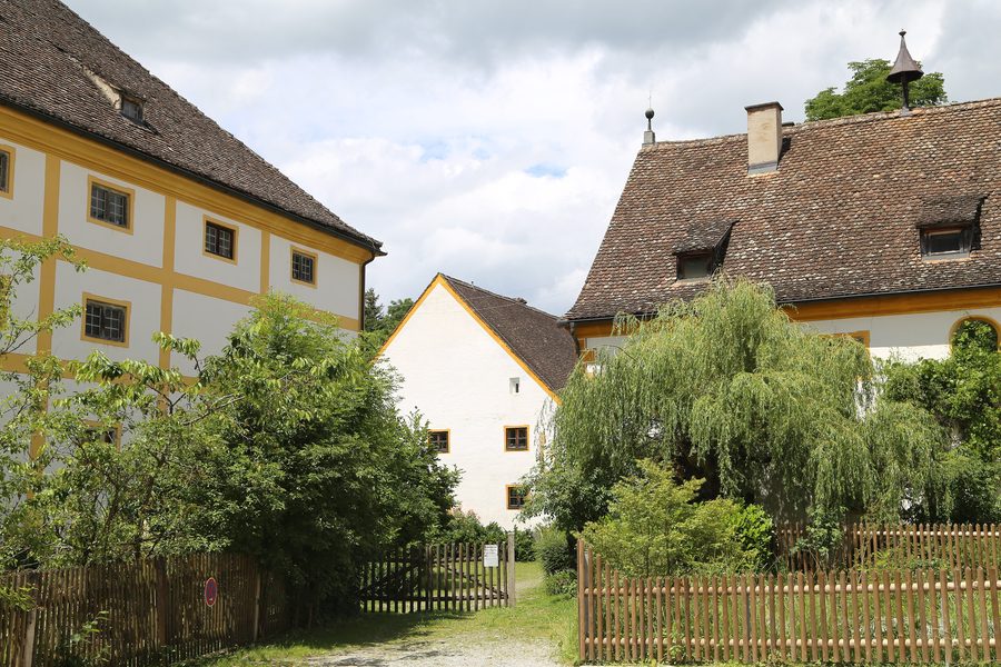 Außenansicht des Klosters Polling in Bayern