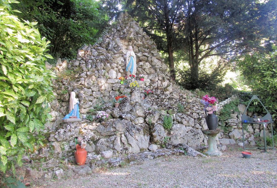 File:Flaxlanden, Grotte de Lourdes.jpg