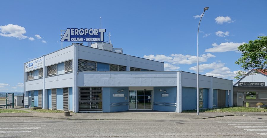 File:Aéroport Colmar-Houssen (Colmar).jpg