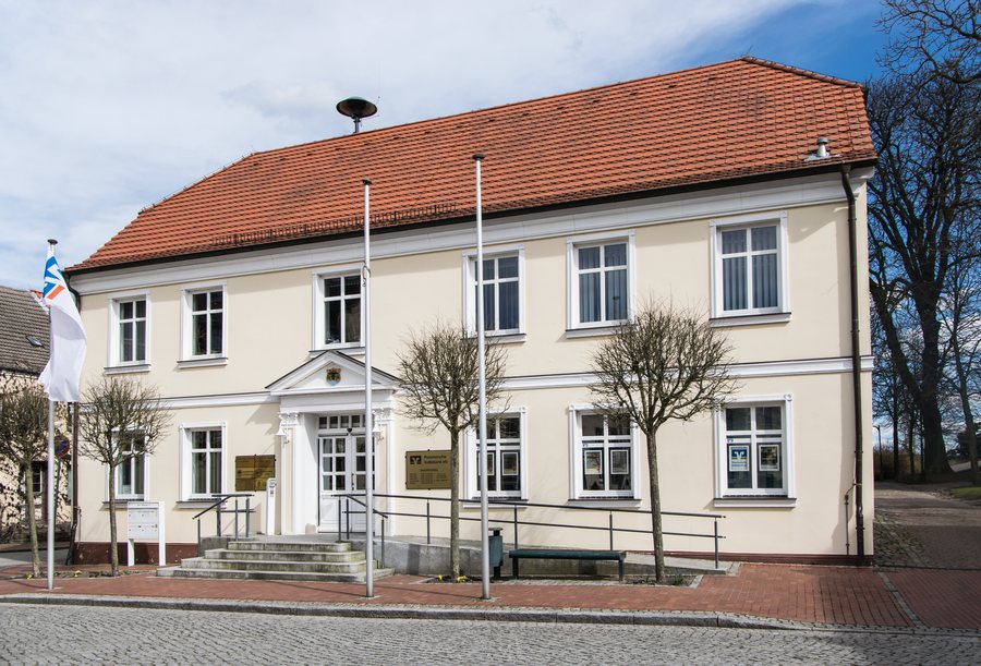File:Bad Sülze Am Markt 1.jpg