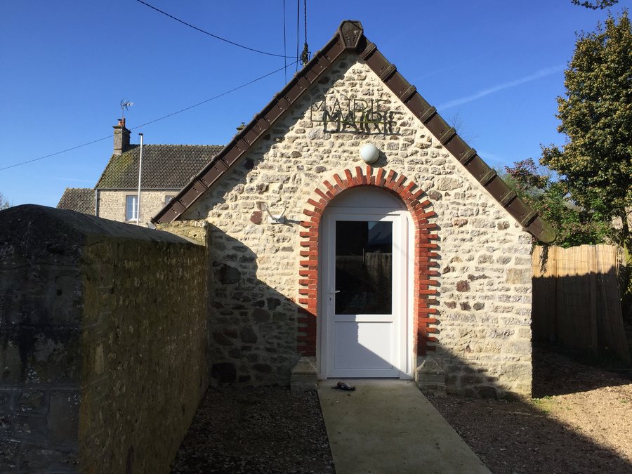 File:Flottemanville - Mairie.jpg