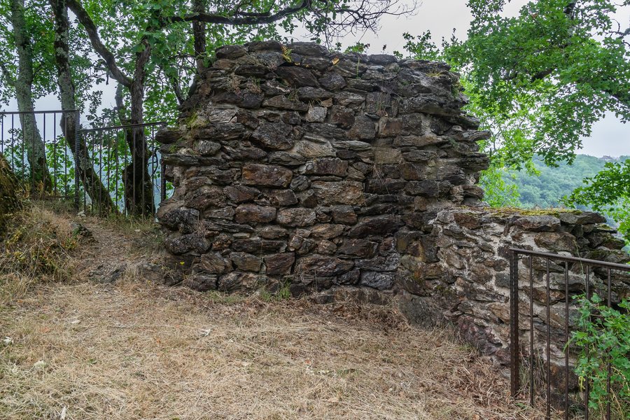 File:Thuries Castle in Pampelonne 13.jpg
