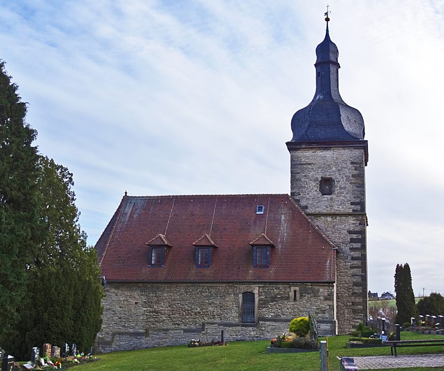 Nordansicht der Dorfkirche St. Peter und Paul in Tiefthal