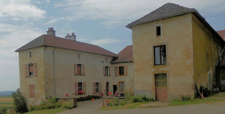 File:Le Clerjus, Château Puton.jpg