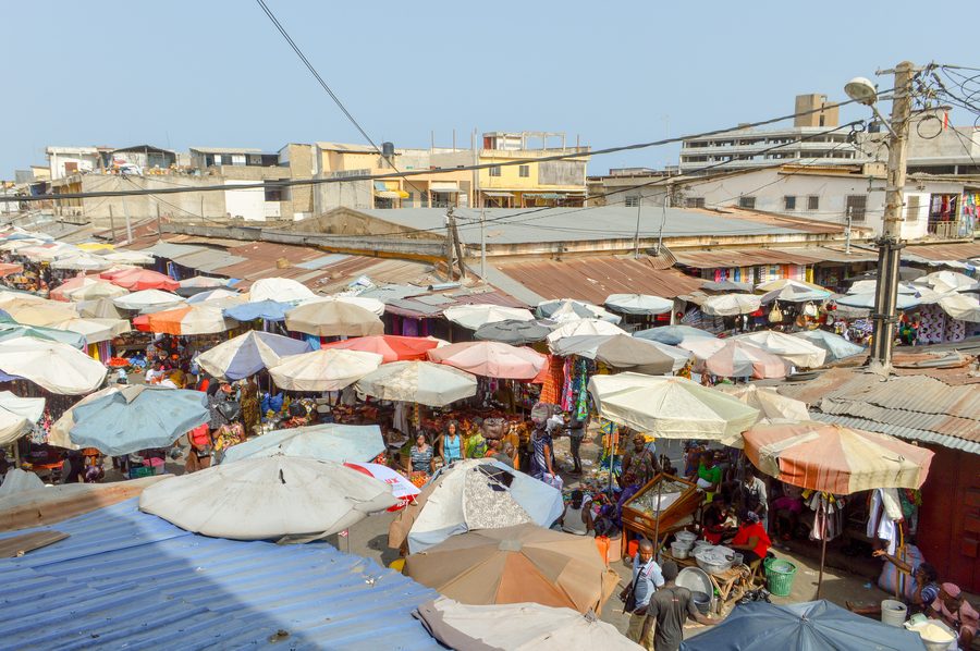 Mercato colorato a Lomé