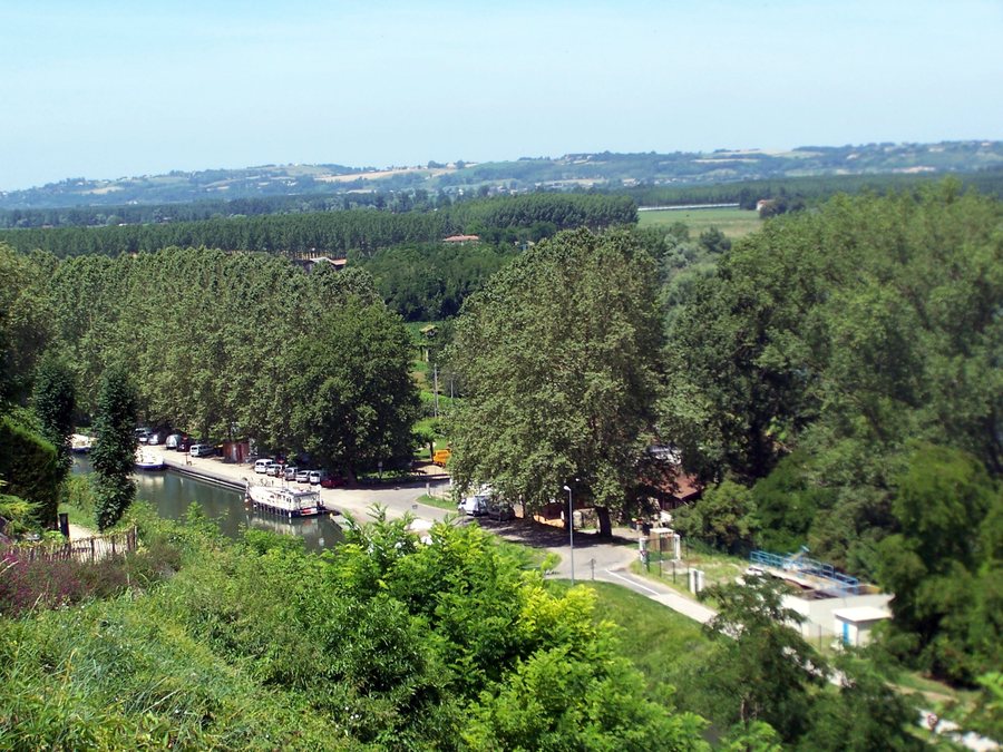File:Meilhan-sur-Garonne Base.jpg