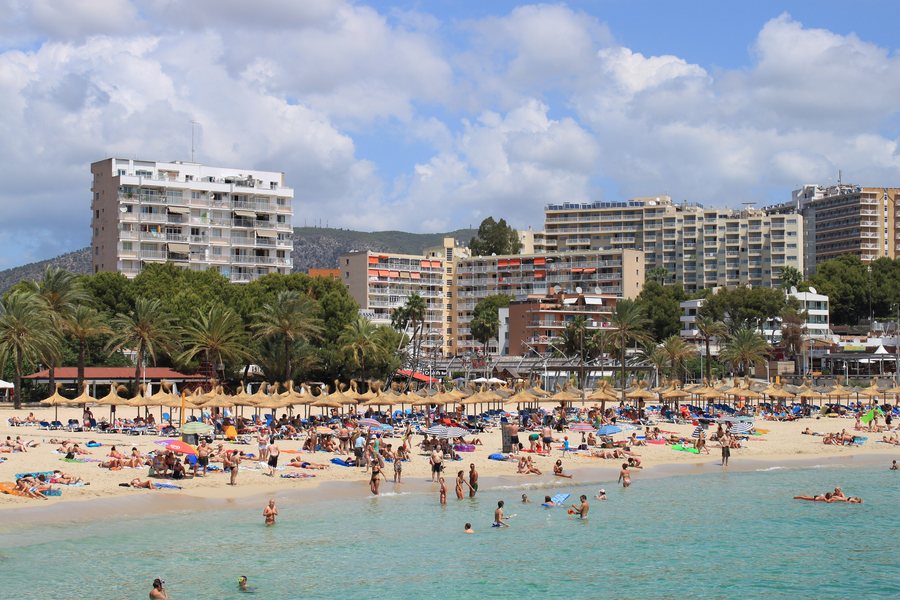 File:Magaluf Mallorca 2010 2.jpg