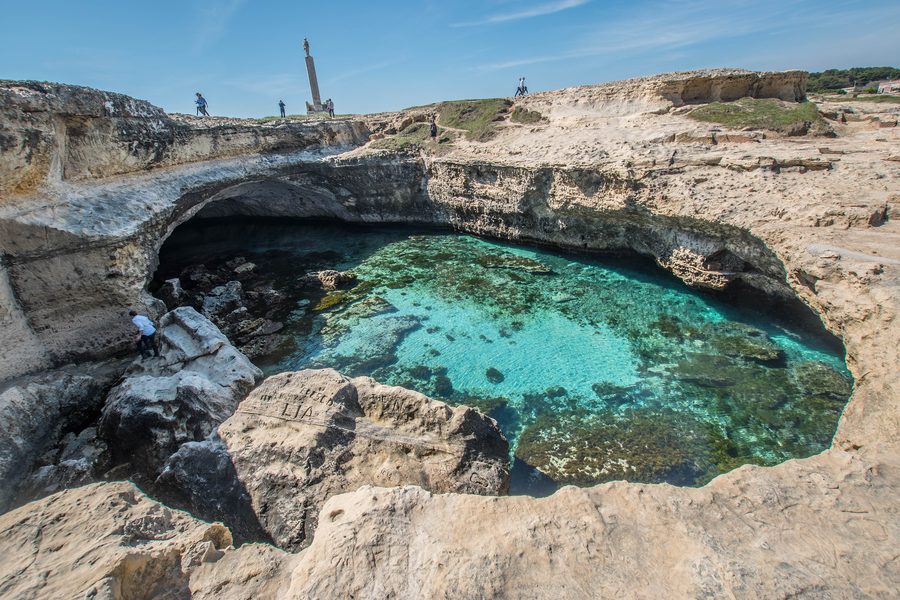 Grotta della Poesia in Roca Vecchia an der Adriaküste bei Melendugno