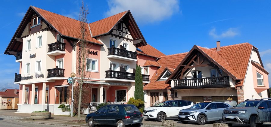 File:Kilstett Hotel restaurant oberle route nationale11b.jpg