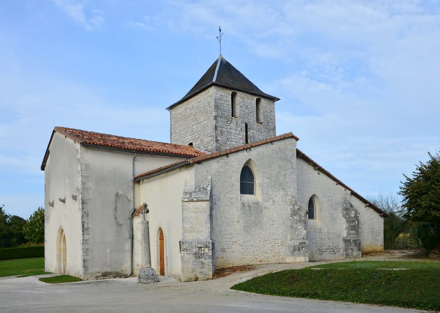 File:Chenommet 16 Église St-Pierre vue WSW 2014.jpg