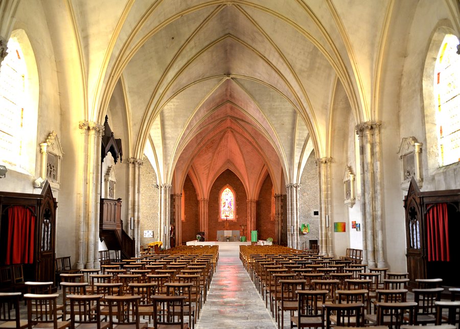 File:Nef de l'église Saint-Clair et Saint-Martin de Caumont-sur-Aure (Caumont-l'Éventé).jpg