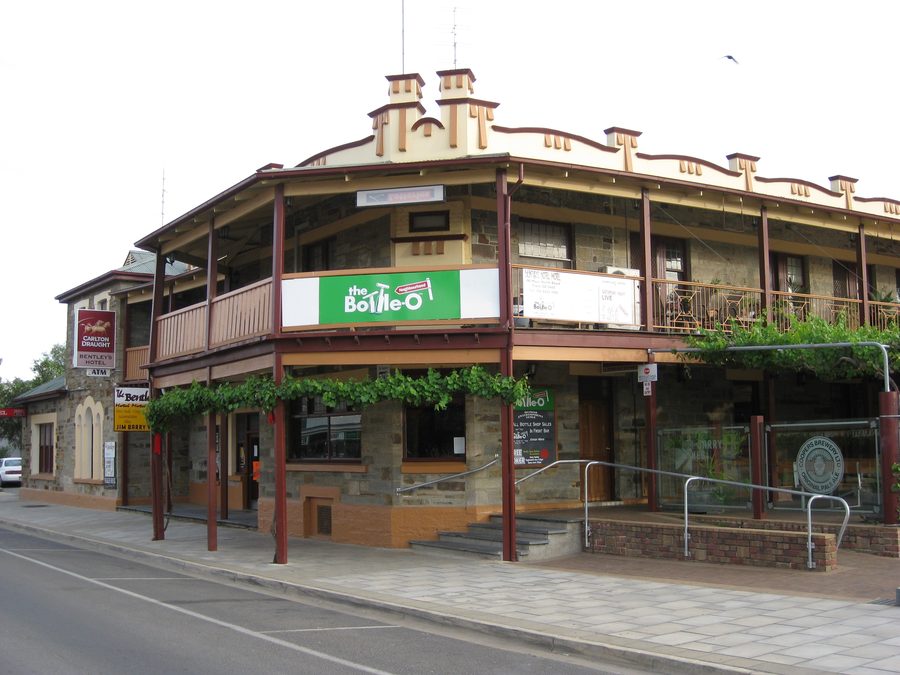 Bentley Hotel sulla Main North Road a Clare, South Australia