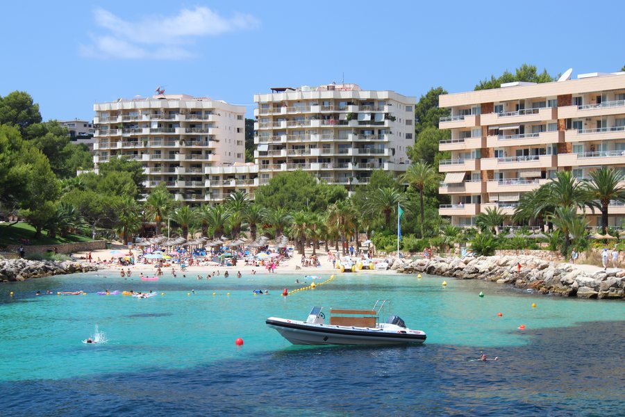 File:Cala Vinyes Calvia.jpg