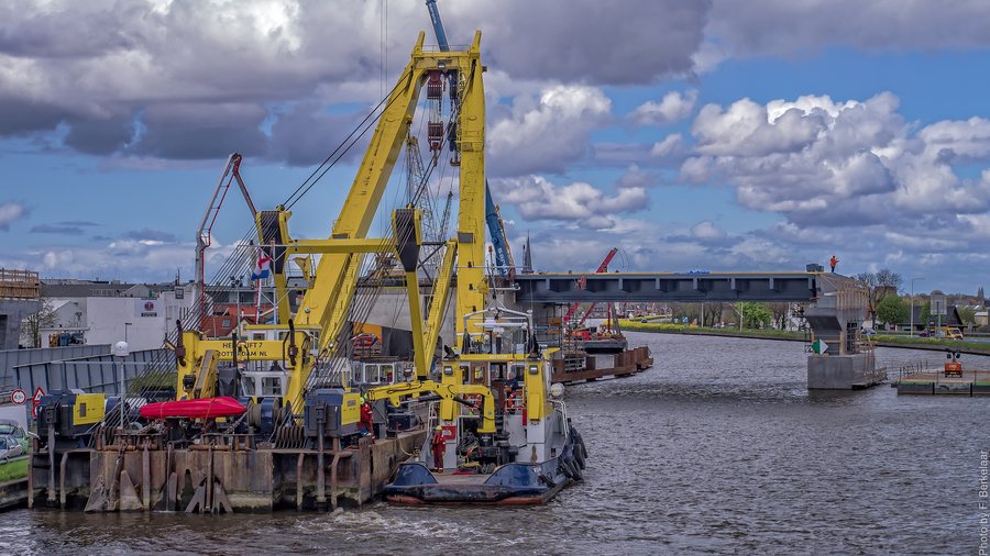 File:Bouw Amaliabrug - Gouwe - Waddinxveen - Zuid-Holland (26501386492).jpg