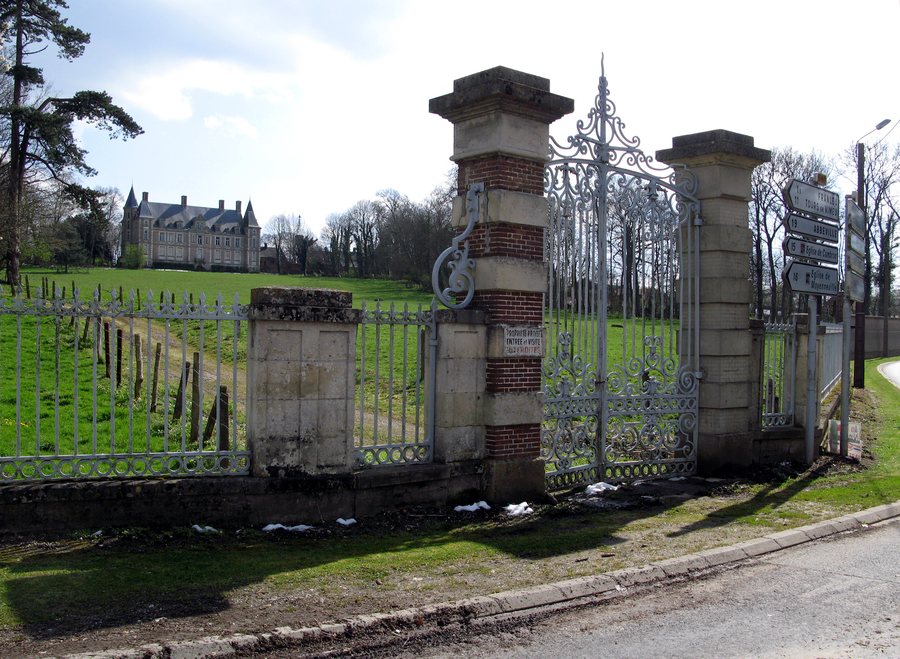 File:Arrest château 1.jpg