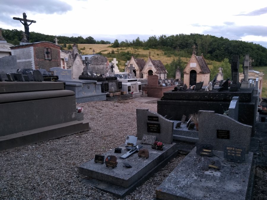 File:Cimetière de Tissac (Cazes-Mondenard) - 9.jpg