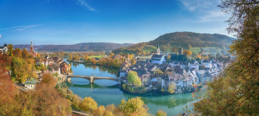 Blick auf Laufenburg (Baden) und Laufenburg AG beiderseits des Rheins