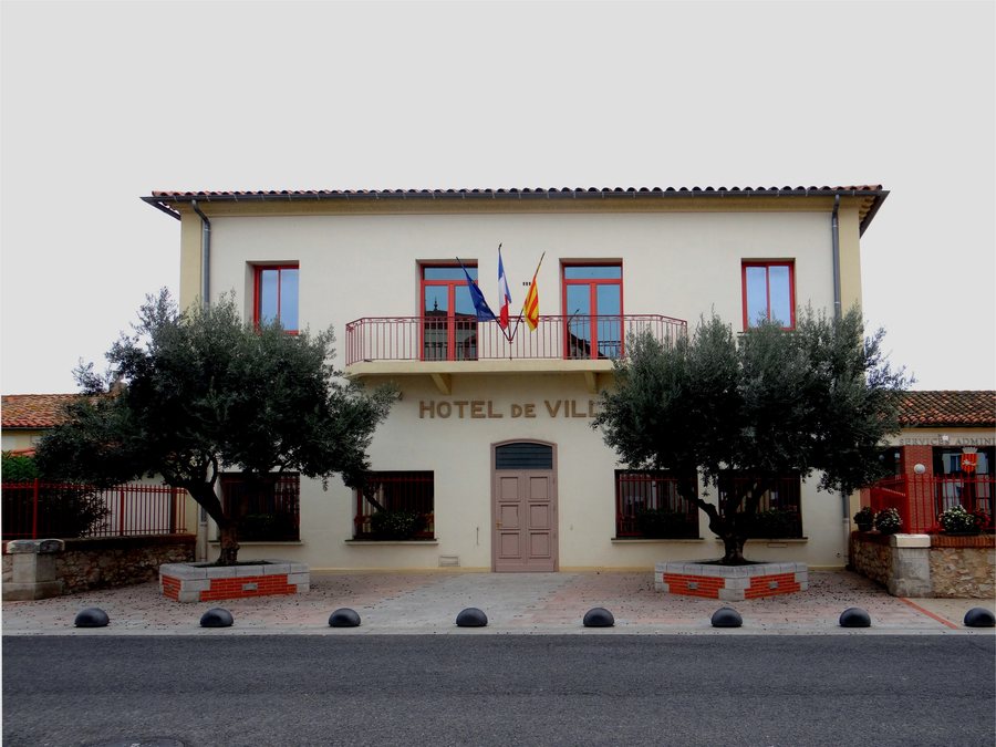 File:Saint-Hippolyte (Pyrénées-Orientales)-01.jpg