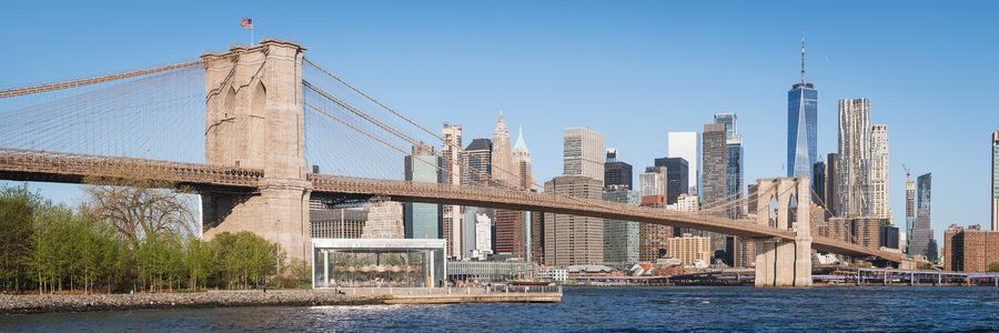 Ponte di Brooklyn e skyline di Lower Manhattan