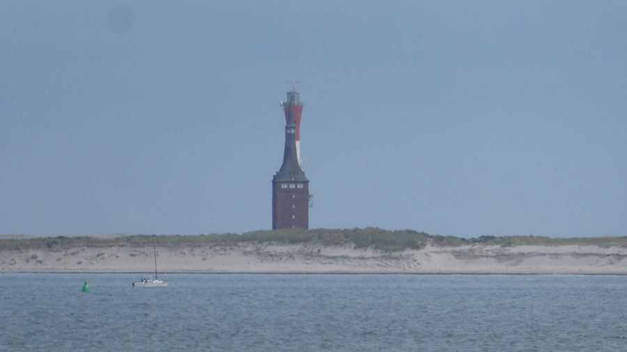Westturm e Neuer Leuchtturm di Wangerooge allineati in una stessa linea visiva