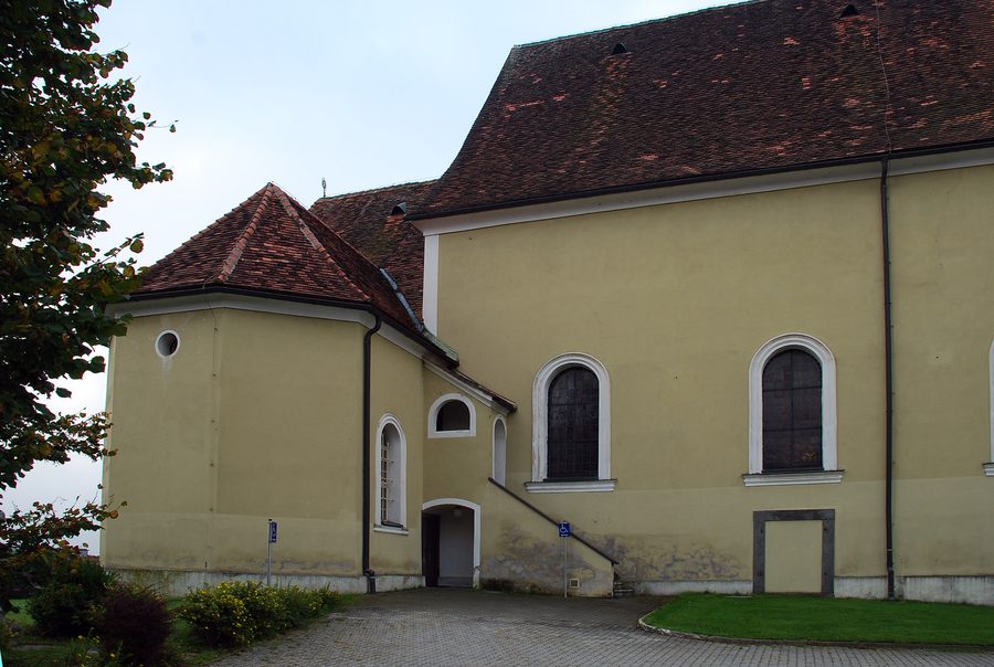 Chiesa parrocchiale con la cappella di Sant’Anna a Preding