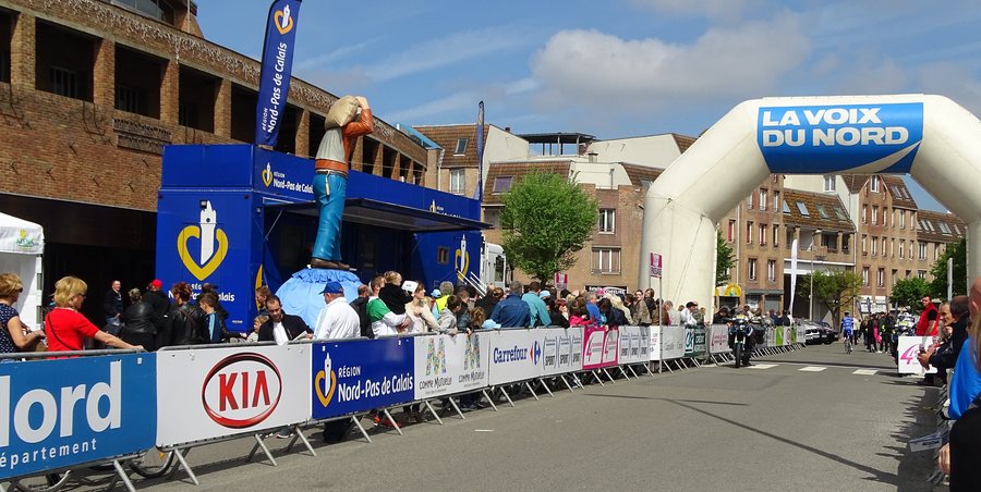File:Cappelle-la-Grande - Quatre jours de Dunkerque, étape 5, 10 mai 2015, départ (A12).JPG