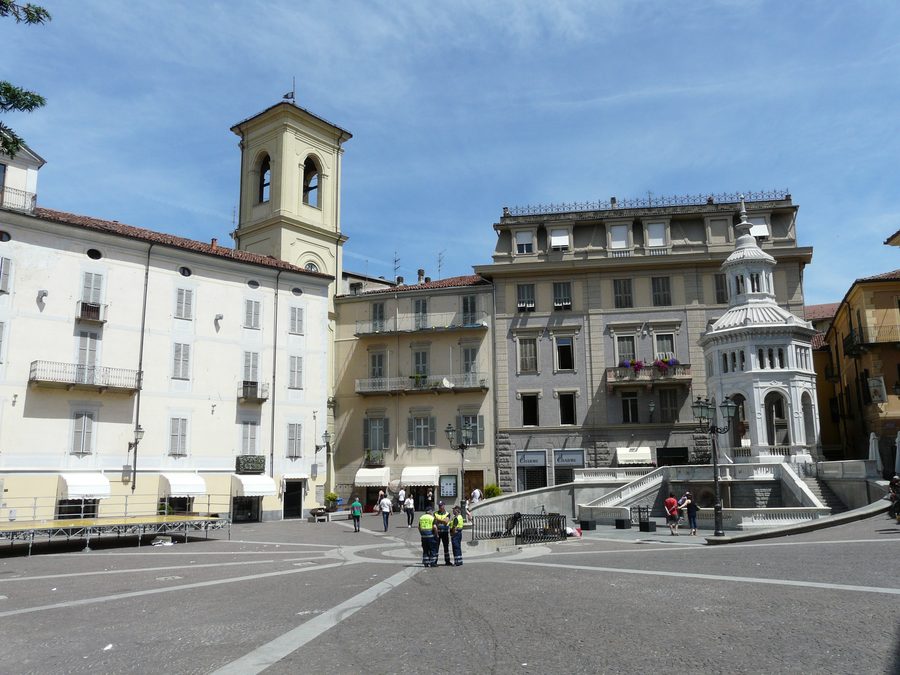 La Bollente e Piazza della Bollente ad Acqui Terme, Piemonte