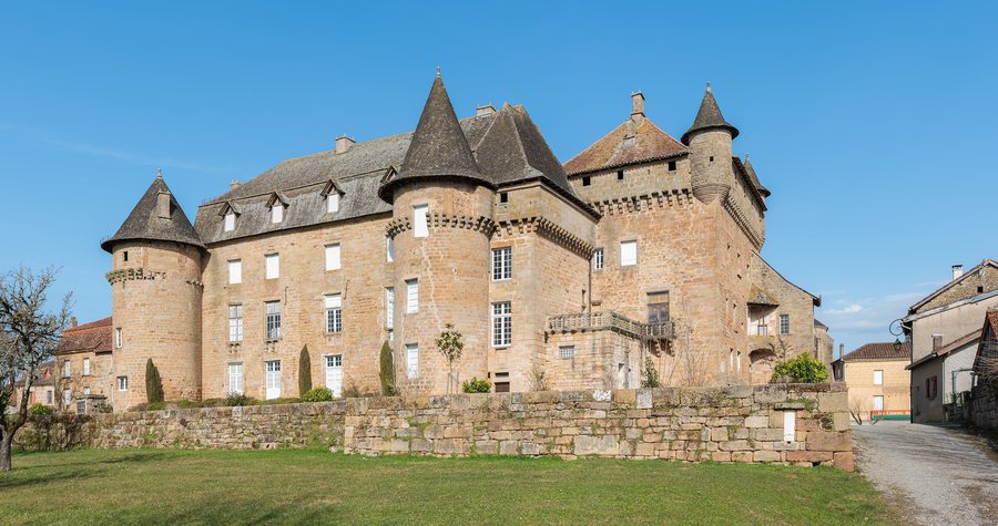 File:Castle of Lacapelle-Marival (7).jpg