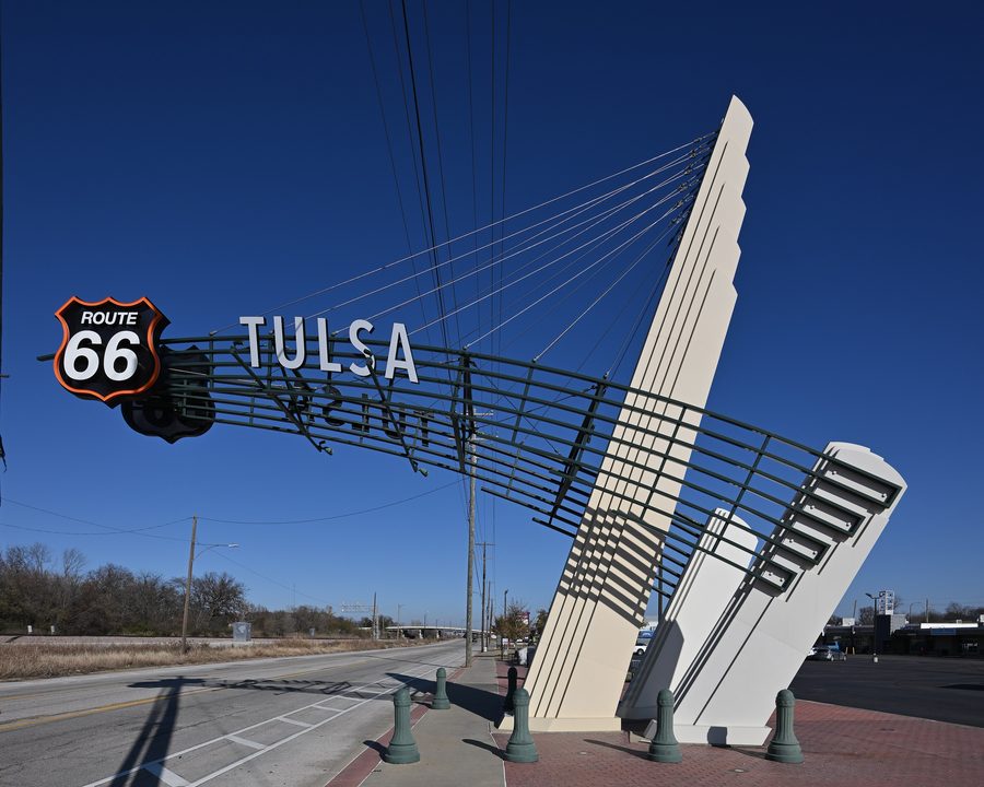 Cartello della Route 66 su Southwest Boulevard a Tulsa