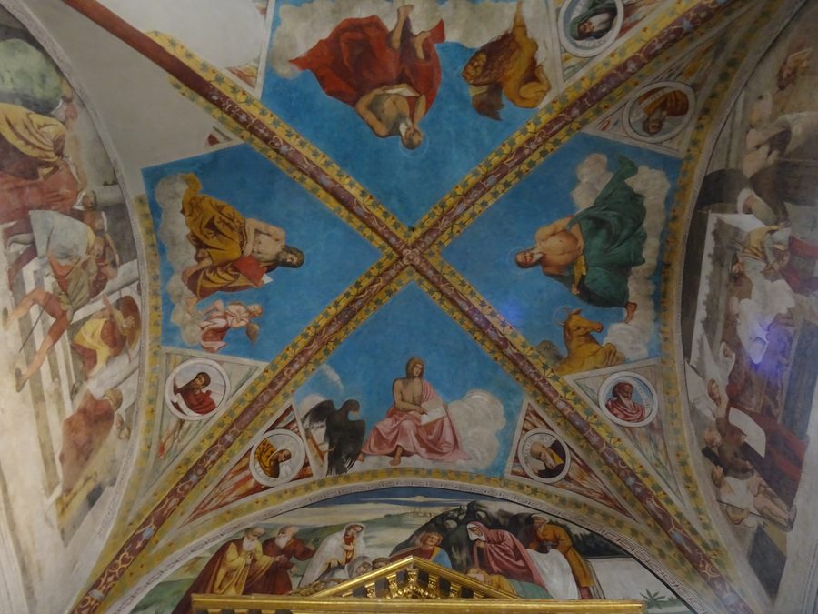 Fresken an der Decke des Presbyteriums der Kirche der Heiligen Sebastian und Rochus in Condino