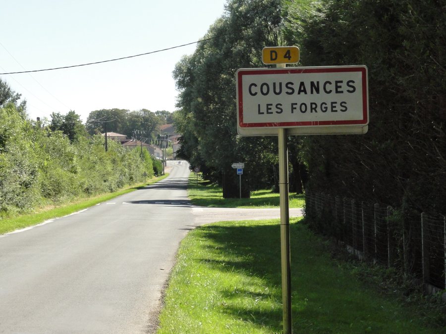 File:Cousances-les-Forges (Meuse) city limit sign.jpg