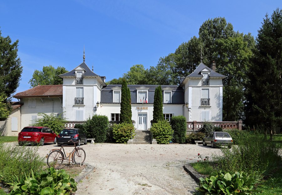File:Clérey Mairie R03.jpg