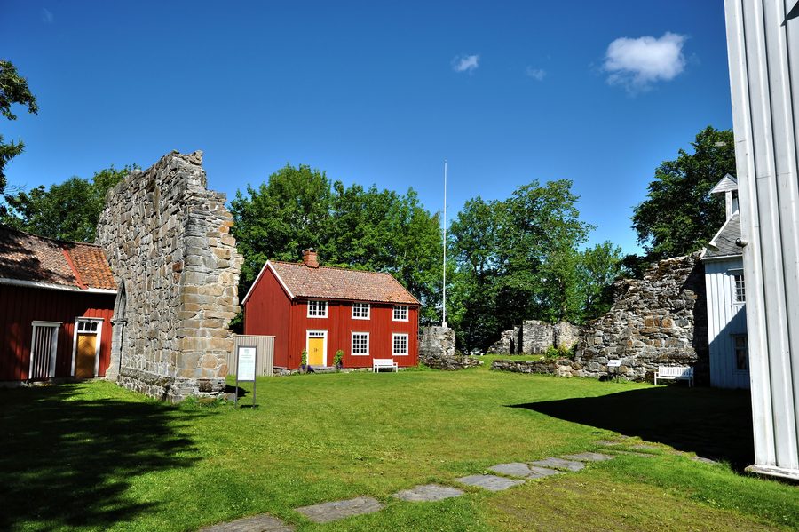Reins kloster in Rissa