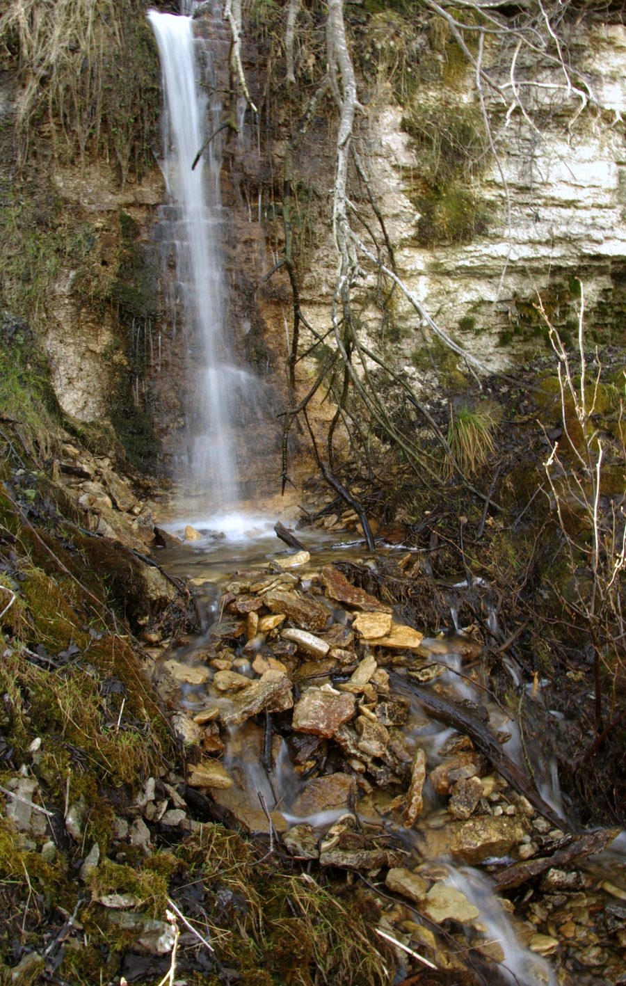 Cascata di Põllküla nel villaggio di Kersalu, contea di Harju