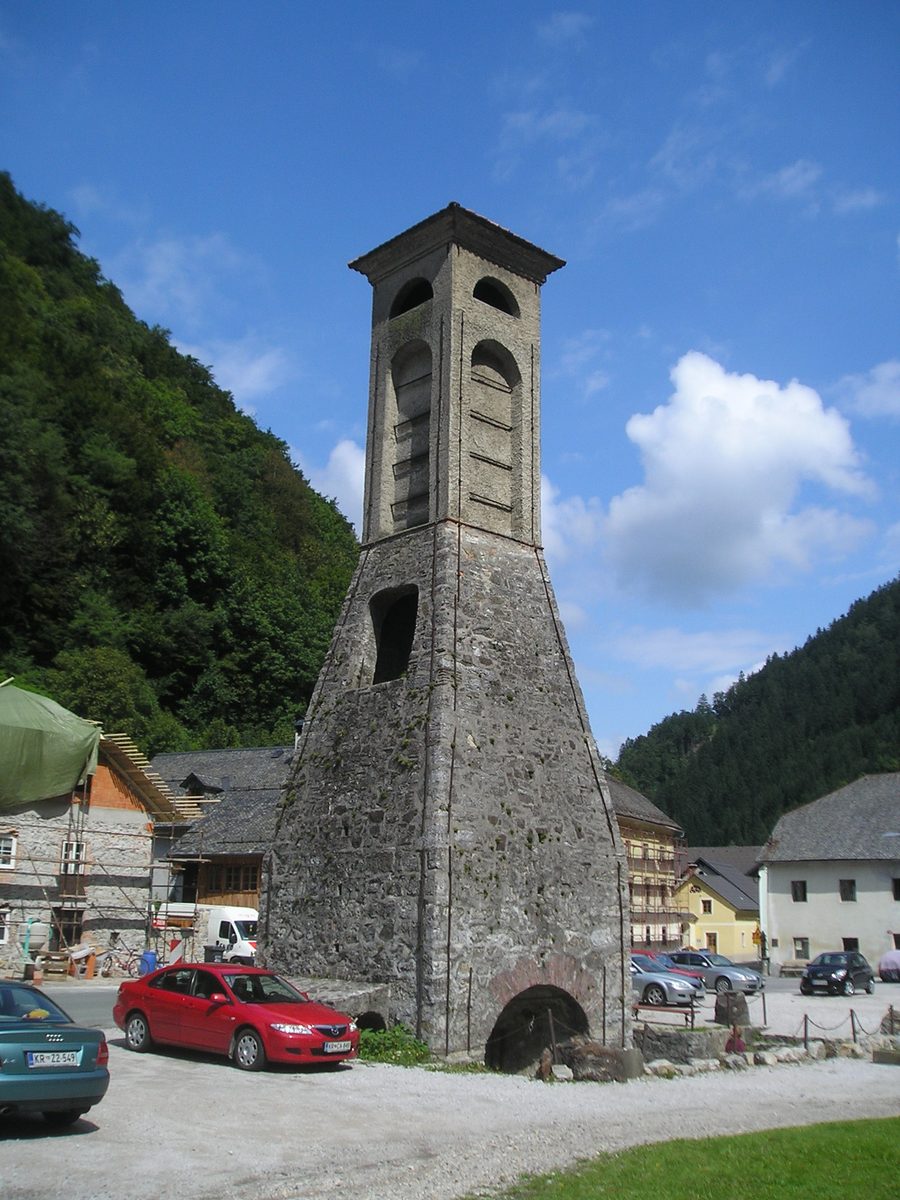 Erhaltener Hochofen von Železniki in Slowenien