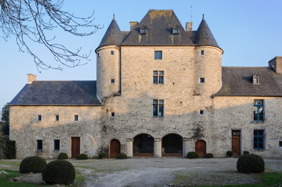 File:Chateau Sainte-Marie-du-Mont.jpg