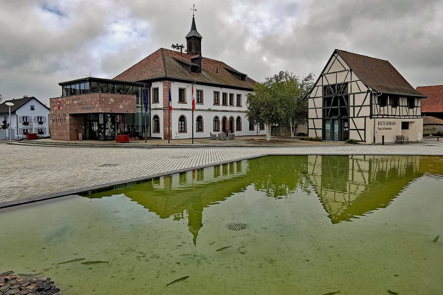 File:F Haut-Rhin Rixheim Ottmarsheim market place.jpg
