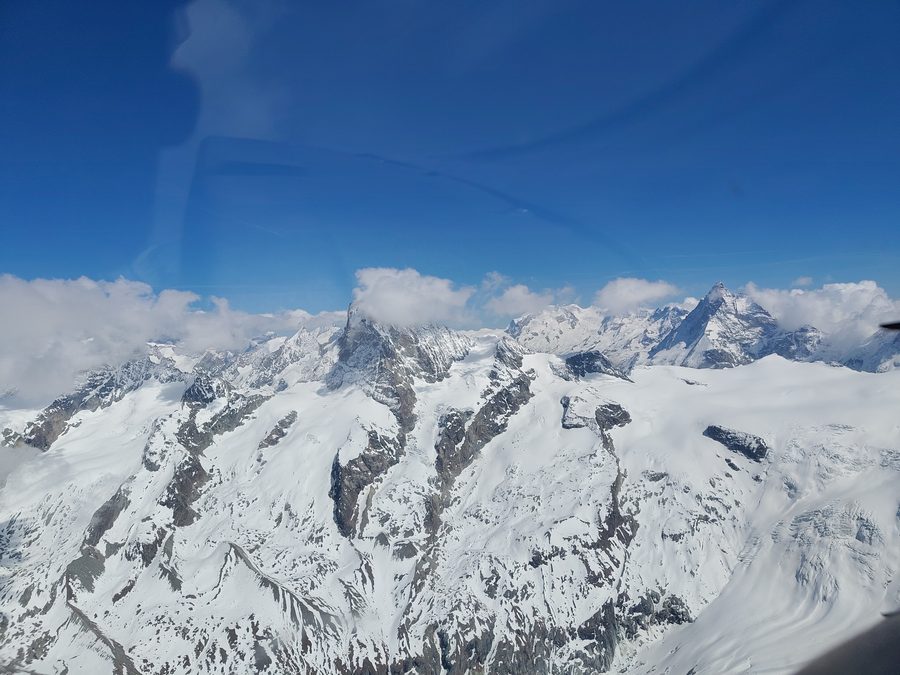Alpine Berglandschaft im Val d’Hérens mit Blick auf die Dent Blanche