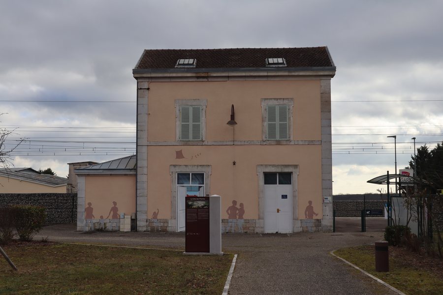 File:Corgoloin (21) Gare.jpg