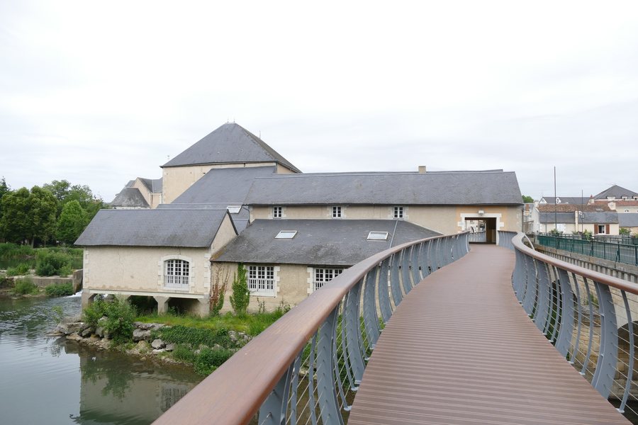 File:Chasseneuil-du-Poitou - Moulin d'Anguitard - 1.jpg