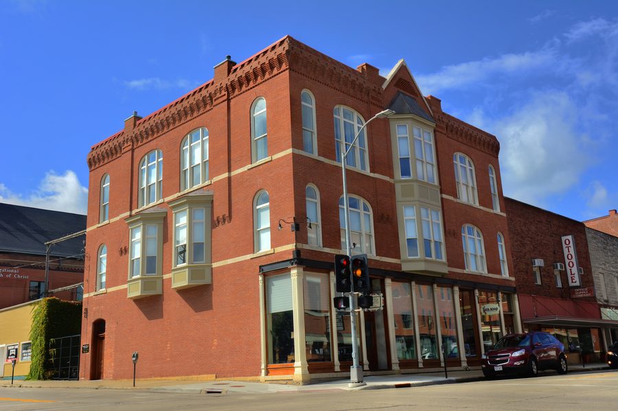 Edificio storico nella Main Street di Dubuque, Iowa
