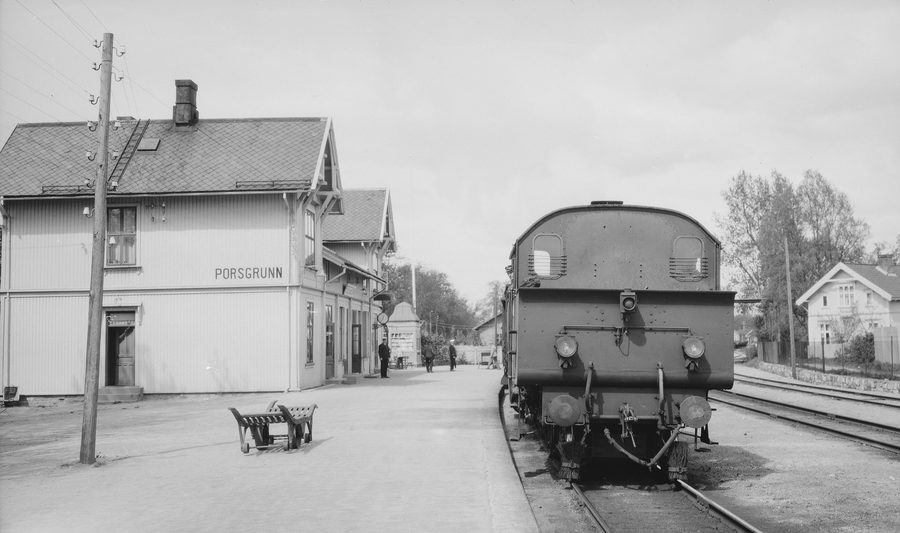 Stazione di Porsgrunn con il precedente edificio della stazione