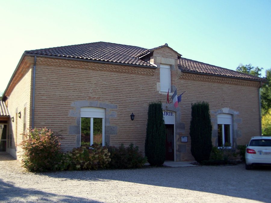 File:Caumont-sur-Garonne Mairie.jpg