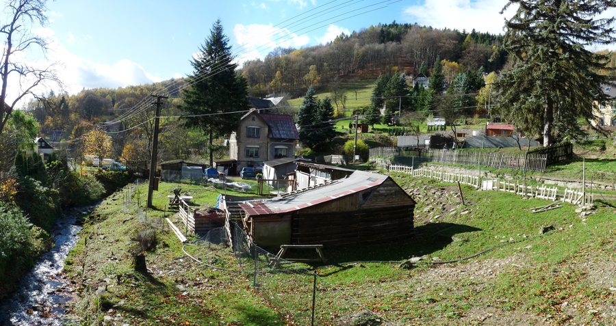 Landschaft bei Údolíčko nahe Perštejn mit dem Malodolský potok