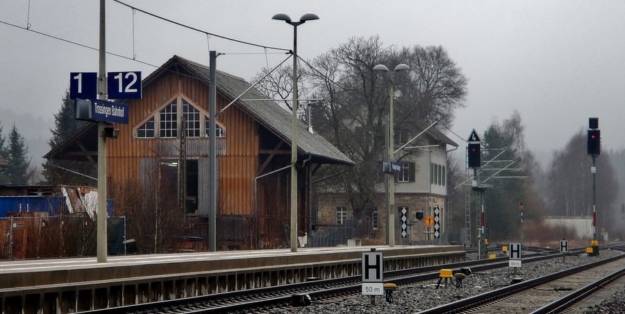 Stazione di Trossingen sulla linea ferroviaria nell’area di Deißlingen
