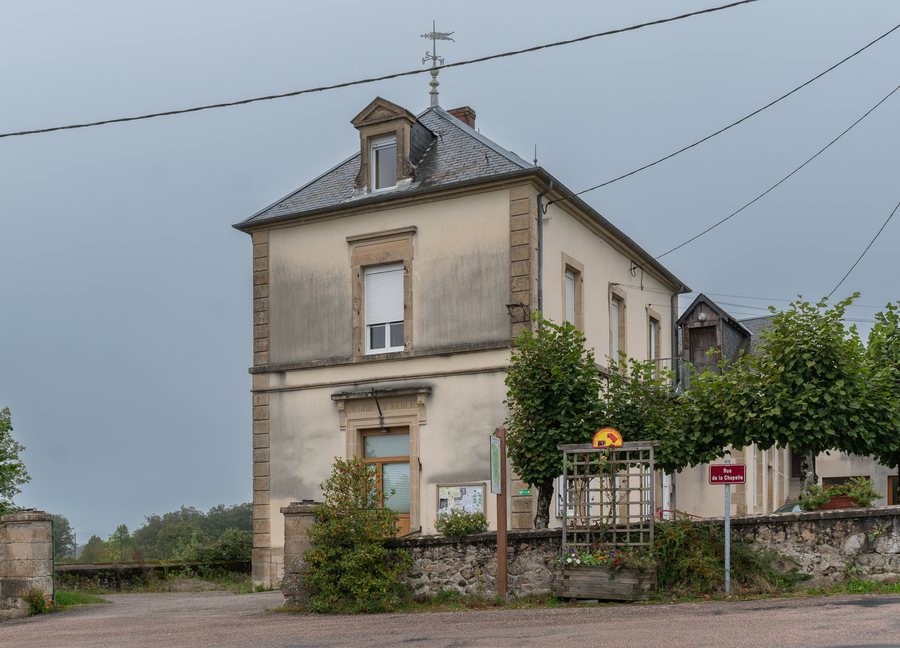 File:Town hall of Chatin (1).jpg