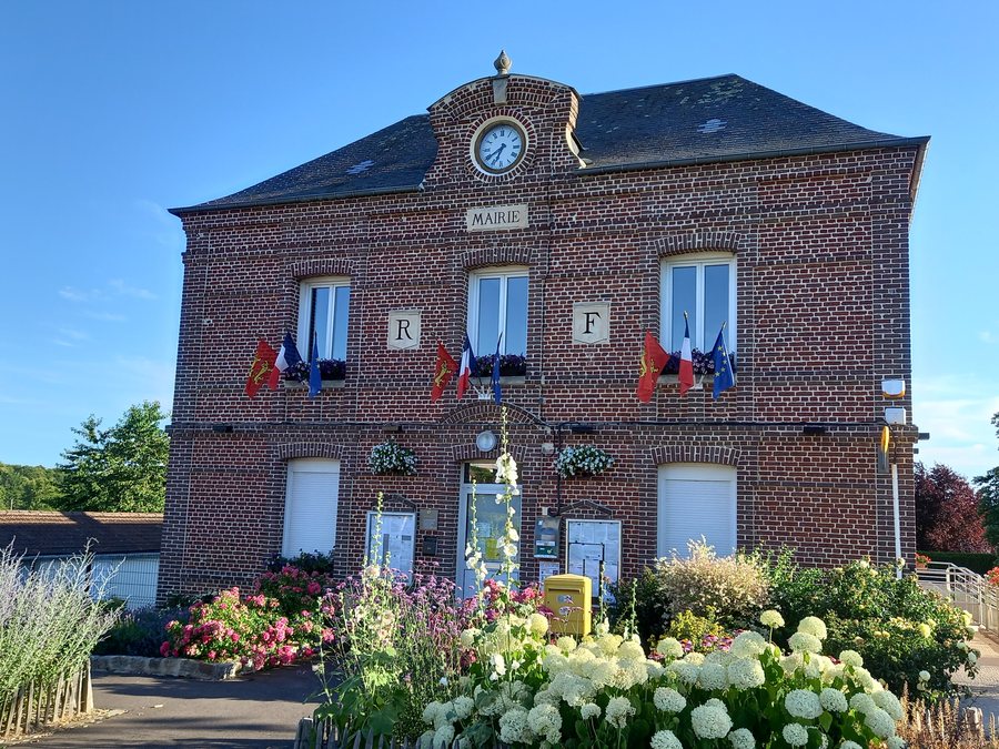 File:Mairie eslettes.jpg