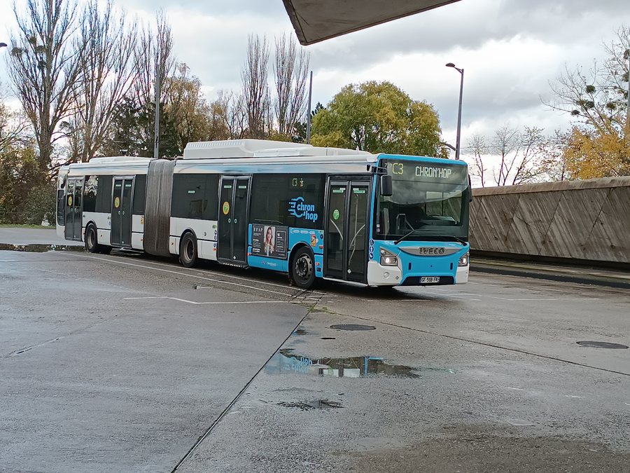File:Bus CTS - ligne C3, Hoenheim Gare.jpg