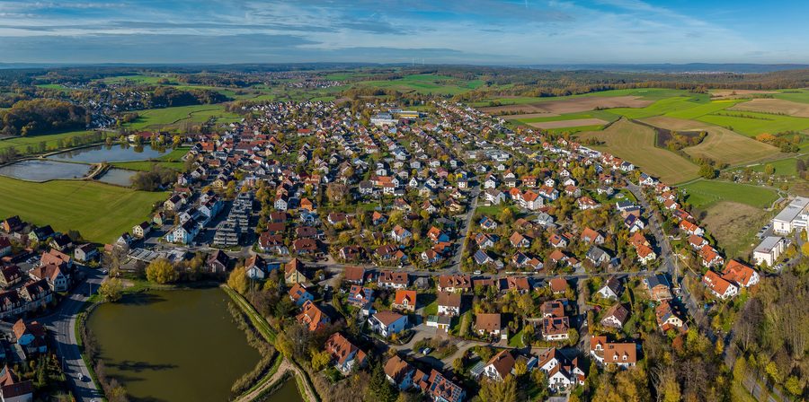 Luftbild von Stegaurach und der umliegenden Landschaft
