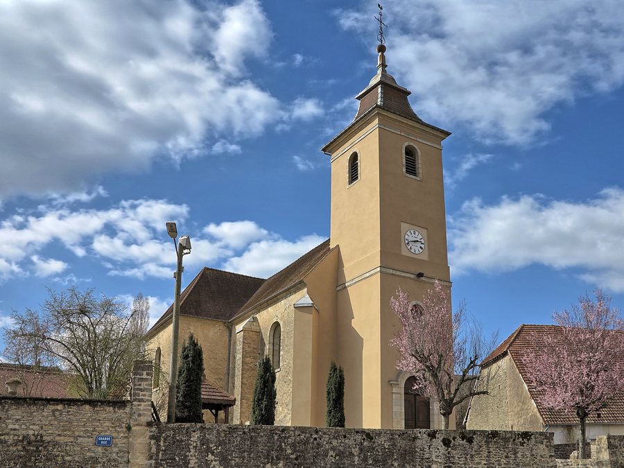 File:Hugier, l'église.jpg